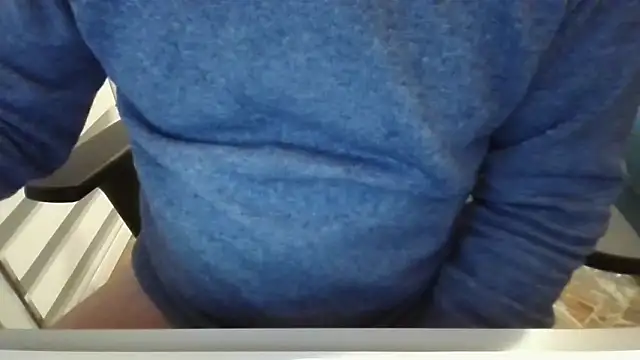 Snapshot of alessexxx24 chatting on March 7, 2025, 8:33 pm alessexxx24 online show from March 7, 2025, 8:33 pm