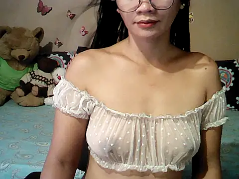 Mia Rein online show from April 6, 2026, 1:58 am