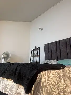 tommylongxx online show from November 23, 2025, 6:52 pm