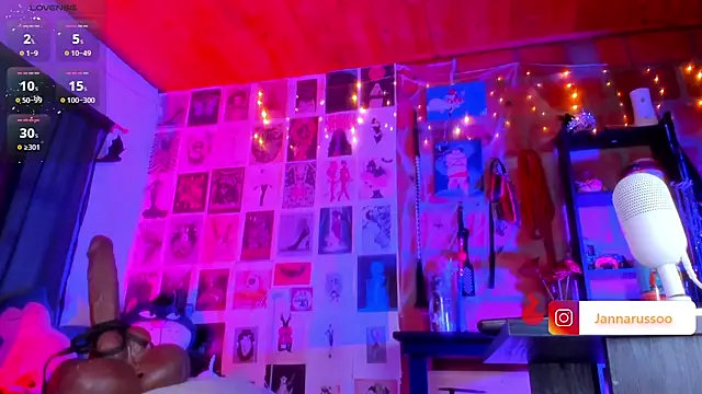 Snapshot of EmmaRusso chatting on February 6, 2026, 7:28 pm EmmaRusso online show from February 6, 2026, 7:28 pm