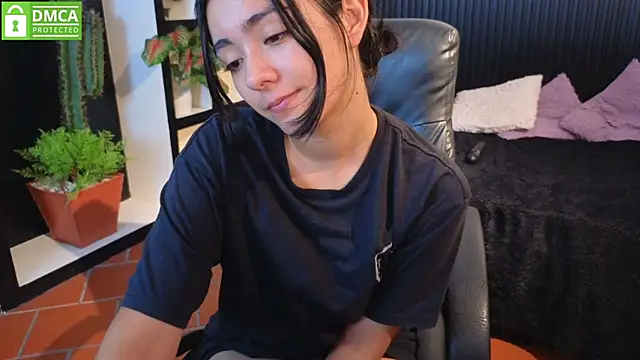 Snapshot of Ivy_Gail chatting on November 7, 2025, 6:35 am Ivy Gail online show from November 7, 2025, 6:35 am