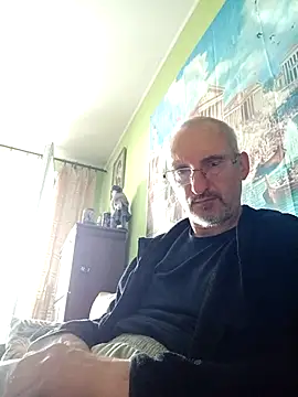 Snapshot of vena4 chatting on April 19, 2026, 8:02 am vena4 online show from April 19, 2026, 8:02 am