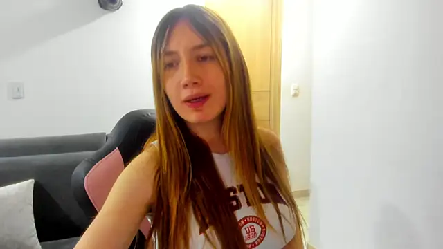 Snapshot of horny__molly_ chatting on November 5, 2025, 3:39 am horny molly online show from November 5, 2025, 3:39 am