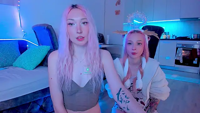 AlexRoseLiRed online show from December 18, 2024, 8:03 pm