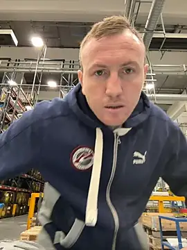 Snapshot of danicohoney chatting on October 7, 2025, 8:06 pm danicohoney online show from October 7, 2025, 8:06 pm