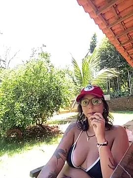 Snapshot of myamillor chatting on February 7, 2026, 4:00 pm myamillor online show from February 7, 2026, 4:00 pm