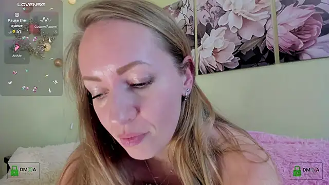 Queenymel online show from December 8, 2024, 9:41 pm