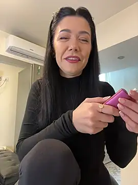 Snapshot of denise_k chatting on February 12, 2026, 12:44 pm denise k online show from February 12, 2026, 12:44 pm