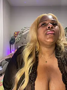 BigFineSelena online show from January 2, 2025, 1:08 pm