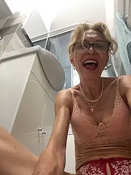 adella13 online show from January 14, 2025, 8:41 am