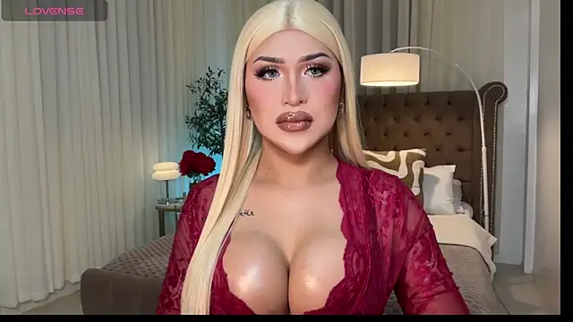 Snapshot of Your_Majesty_Tyra chatting on March 18, 2026, 5:21 am Your Majesty Tyra online show from March 18, 2026, 5:21 am