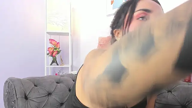 Snapshot of miss_soffi_ chatting on December 5, 2024, 3:17 pm miss soffi online show from December 5, 2024, 3:17 pm