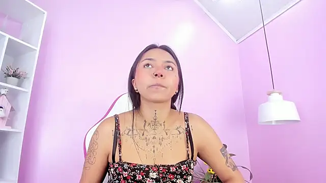 Snapshot of miss_soffi_ chatting on February 4, 2025, 12:33 pm miss soffi online show from February 4, 2025, 12:33 pm
