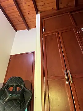 loolla 23 online show from February 25, 2025, 12:47 am