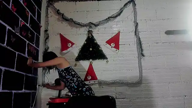 Snapshot of sarasandle chatting on December 21, 2024, 2:37 pm sarasandle online show from December 21, 2024, 2:37 pm