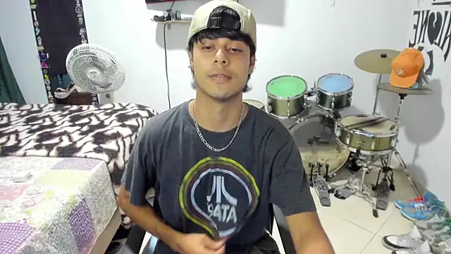 Snapshot of Zack_falcon chatting on November 11, 2025, 4:34 am Zack falcon online show from November 11, 2025, 4:34 am