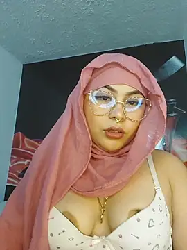 Hana    online show from April 12, 2026, 11:32 pm