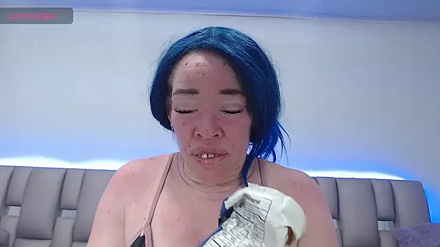 Kittywhiteass online show from February 19, 2026, 12:06 am