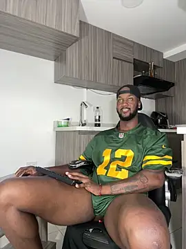 Snapshot of blackdrey18 chatting on March 22, 2025, 11:32 am blackdrey18 online show from March 22, 2025, 11:32 am