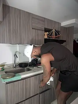 Snapshot of blackdrey18 chatting on October 7, 2025, 2:25 pm blackdrey18 online show from October 7, 2025, 2:25 pm