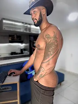 Snapshot of blackdrey18 chatting on October 9, 2025, 1:09 pm blackdrey18 online show from October 9, 2025, 1:09 pm