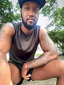 Snapshot of blackdrey18 chatting on December 1, 2025, 2:44 pm blackdrey18 online show from December 1, 2025, 2:44 pm