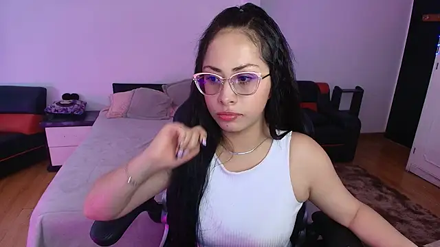 Snapshot of yesie_hot chatting on February 14, 2026, 1:24 am yesie hot online show from February 14, 2026, 1:24 am