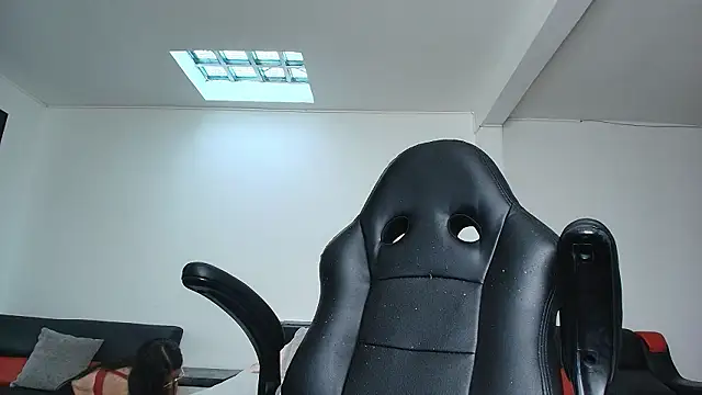 Snapshot of yesie_hot chatting on February 17, 2026, 1:18 pm yesie hot online show from February 17, 2026, 1:18 pm