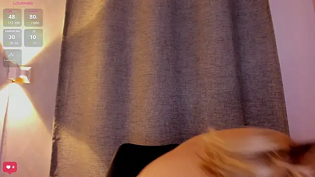 Snapshot of Assh_lee_ chatting on October 16, 2025, 1:12 pm Assh lee online show from October 16, 2025, 1:12 pm