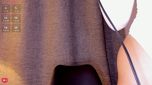 Snapshot of Assh_lee_ chatting on October 20, 2025, 1:11 pm Assh lee online show from October 20, 2025, 1:11 pm