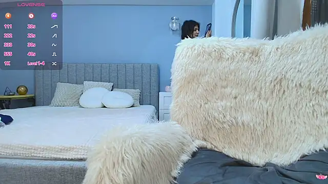 Anna Lewis online show from October 23, 2025, 7:12 pm