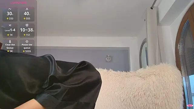 Anna Lewis online show from December 16, 2025, 7:24 am