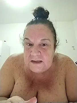 Snapshot of Yaya_Mineira chatting on October 26, 2025, 11:09 pm Yaya Mineira online show from October 26, 2025, 11:09 pm