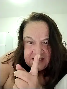 Snapshot of Yaya_Mineira chatting on October 28, 2025, 9:50 pm Yaya Mineira online show from October 28, 2025, 9:50 pm