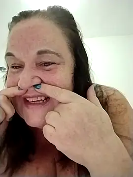 Snapshot of Yaya_Mineira chatting on November 5, 2025, 9:48 pm Yaya Mineira online show from November 5, 2025, 9:48 pm