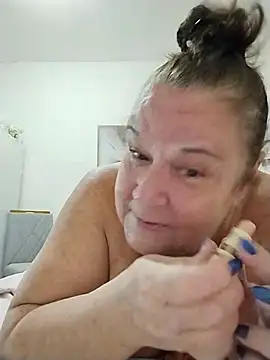 Snapshot of Yaya_Mineira chatting on November 30, 2025, 11:42 pm Yaya Mineira online show from November 30, 2025, 11:42 pm
