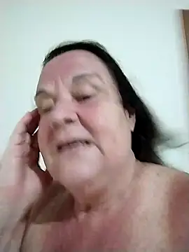 Snapshot of Yaya_Mineira chatting on December 15, 2025, 8:57 pm Yaya Mineira online show from December 15, 2025, 8:57 pm