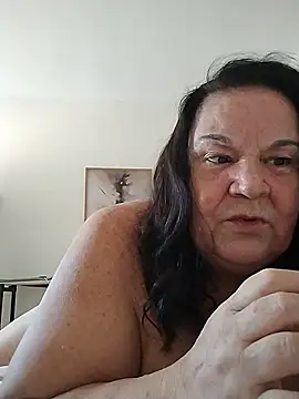 Snapshot of Yaya_Mineira chatting on February 15, 2026, 5:31 pm Yaya Mineira online show from February 15, 2026, 5:31 pm