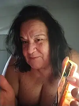 Snapshot of Yaya_Mineira chatting on April 16, 2026, 1:50 am Yaya Mineira online show from April 16, 2026, 1:50 am