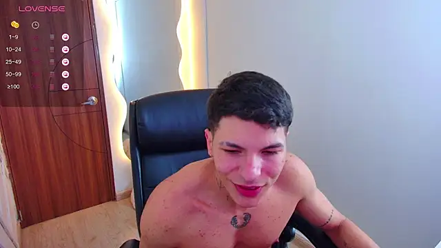 Snapshot of harrisoncuper chatting on November 21, 2025, 9:35 pm harrisoncuper online show from November 21, 2025, 9:35 pm