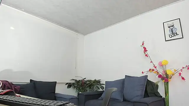 Snapshot of alicia_rouusel chatting on November 5, 2025, 12:32 am alicia rouusel online show from November 5, 2025, 12:32 am