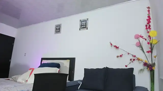 Snapshot of alicia_rouusel chatting on December 3, 2025, 1:46 am alicia rouusel online show from December 3, 2025, 1:46 am