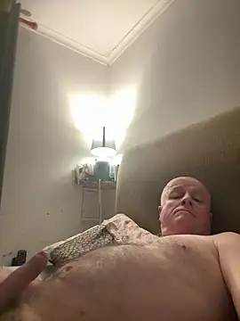 Snapshot of locallad88 chatting on October 17, 2025, 10:45 pm locallad88 online show from October 17, 2025, 10:45 pm