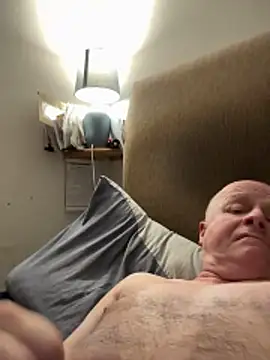 Snapshot of locallad88 chatting on February 18, 2026, 5:42 pm locallad88 online show from February 18, 2026, 5:42 pm