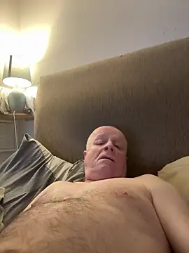 Snapshot of locallad88 chatting on February 19, 2026, 9:44 pm locallad88 online show from February 19, 2026, 9:44 pm