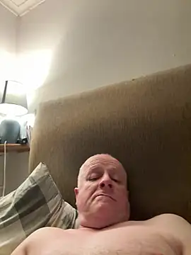 Snapshot of locallad88 chatting on March 5, 2026, 6:15 pm locallad88 online show from March 5, 2026, 6:15 pm