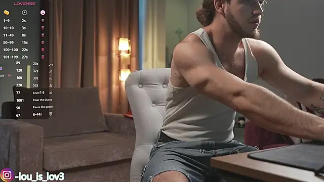 Snapshot of Louis_Karlos chatting on September 29, 2025, 4:17 am Louis Karlos online show from September 29, 2025, 4:17 am