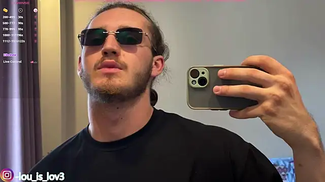 Snapshot of Louis_Karlos chatting on December 15, 2025, 4:06 am Louis Karlos online show from December 15, 2025, 4:06 am