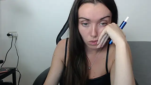 VeronicaZule online show from September 26, 2025, 8:35 pm