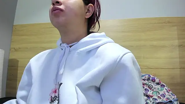 madelaine blosson online show from March 24, 2026, 10:31 am